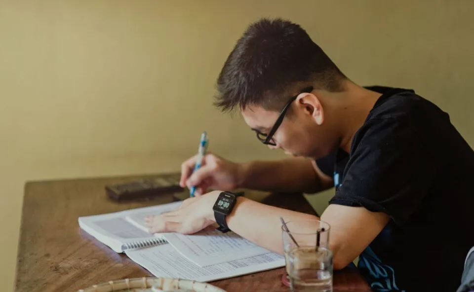 Estudantes do Prouni podem receber R$ 700 por mês; veja quem tem direito à Bolsa Permanência
