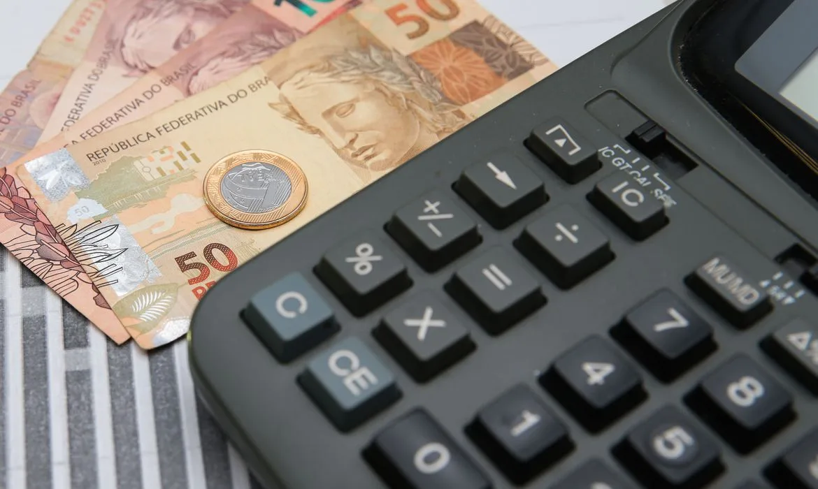 IPCA desacelera a 0,07% em julho e fica abaixo do teto da meta